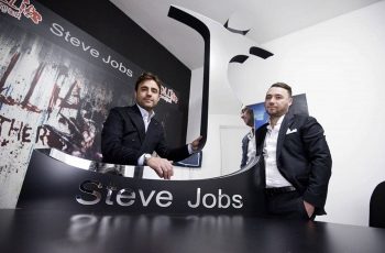 Marca de roupas “Steve Jobs” vence batalha judicial contra Apple