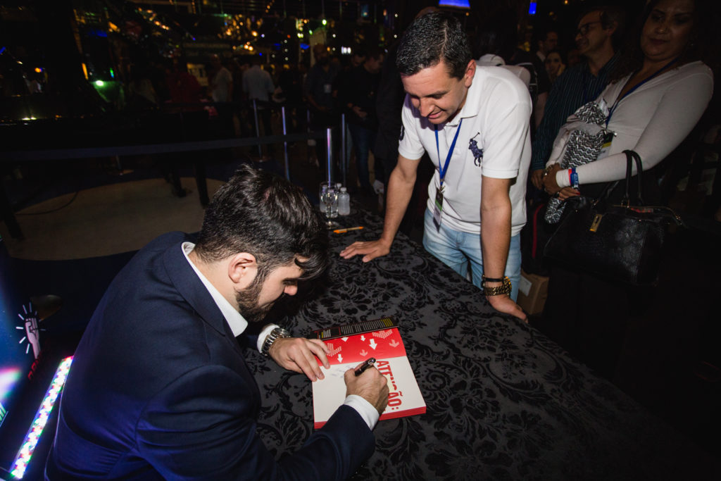 Samuel Pereira Autografa Livro Atenção: O Maior Ativo do Mundo