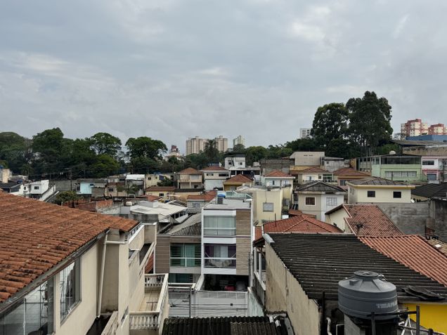 iPhone 15 Pro Max - Câmera principal lente digital de 28mm