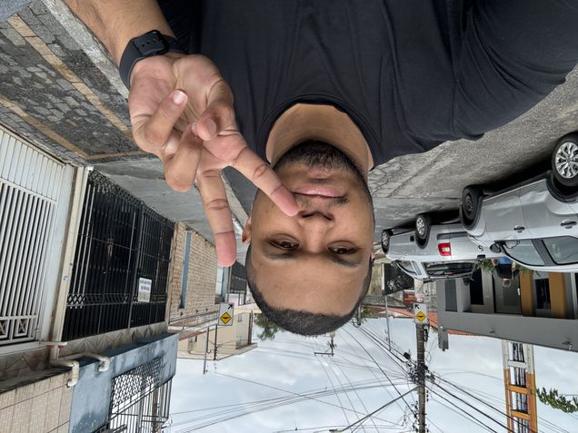 iPhone 15 Pro Max - Câmera frontal