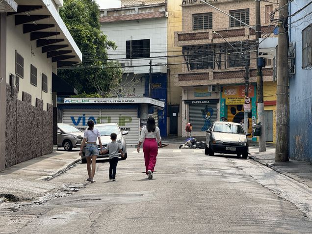 iPhone 15 Pro Max - Câmera telefoto de 5x de zoom