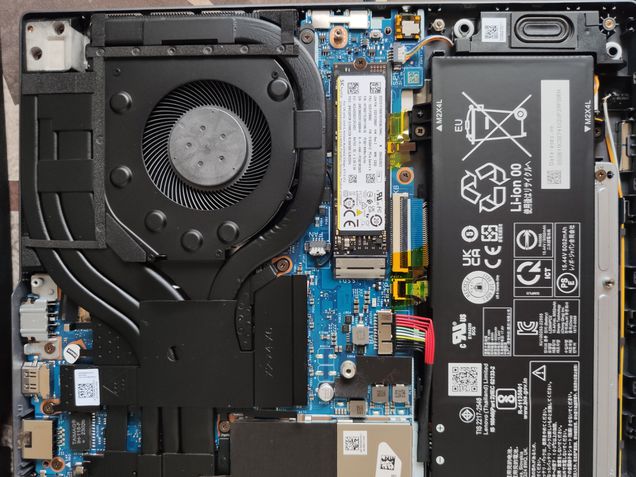 Lenovo Legion Slim 5i - Interior 3
