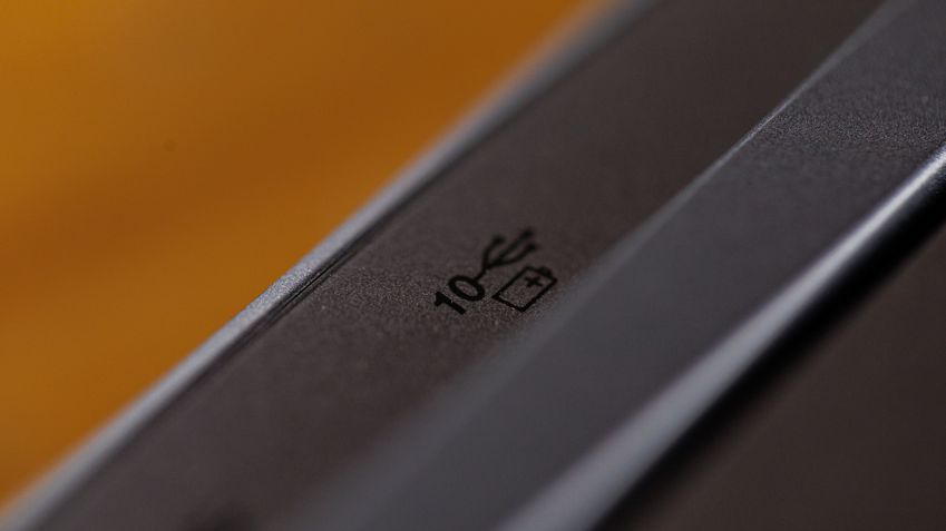 Legion Slim 5i Conectividade 4