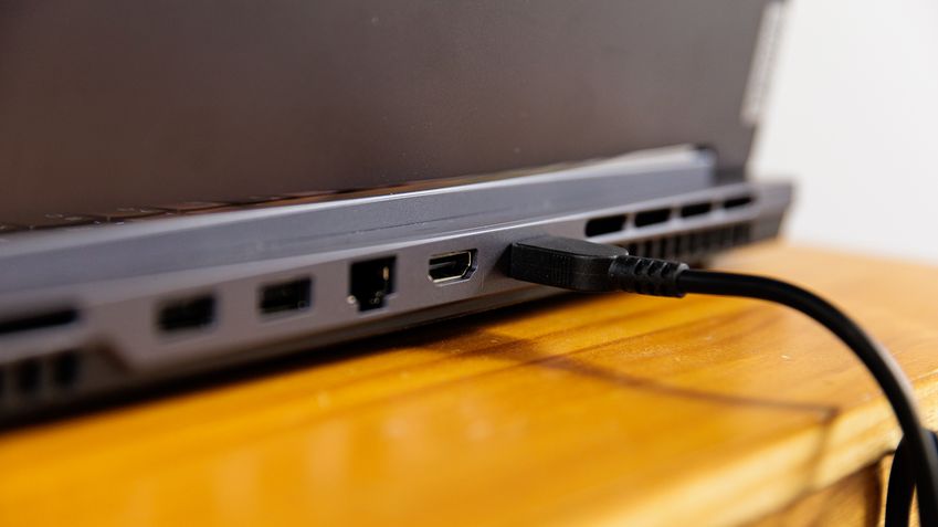 Legion Slim 5i Conectividade 10