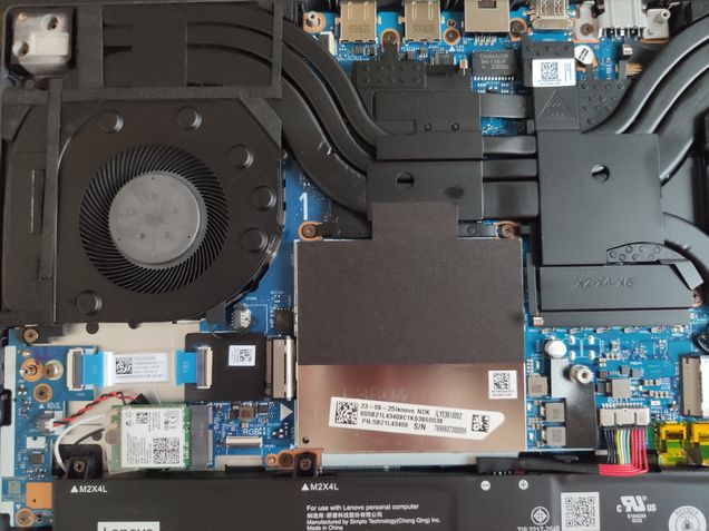 Lenovo Legion Slim 5i - Interior 10