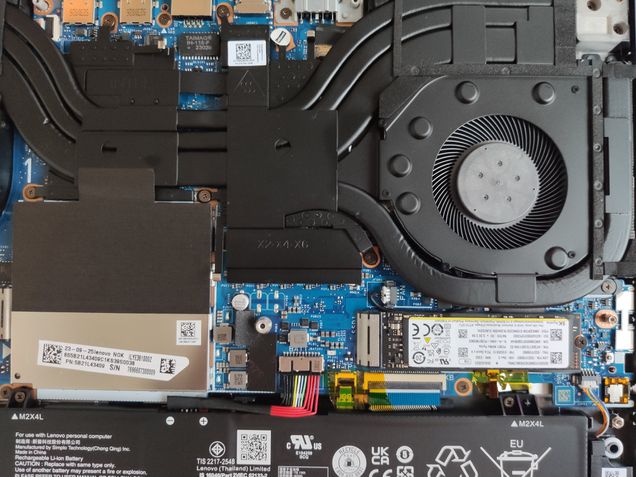 Lenovo Legion Slim 5i - Interior 11