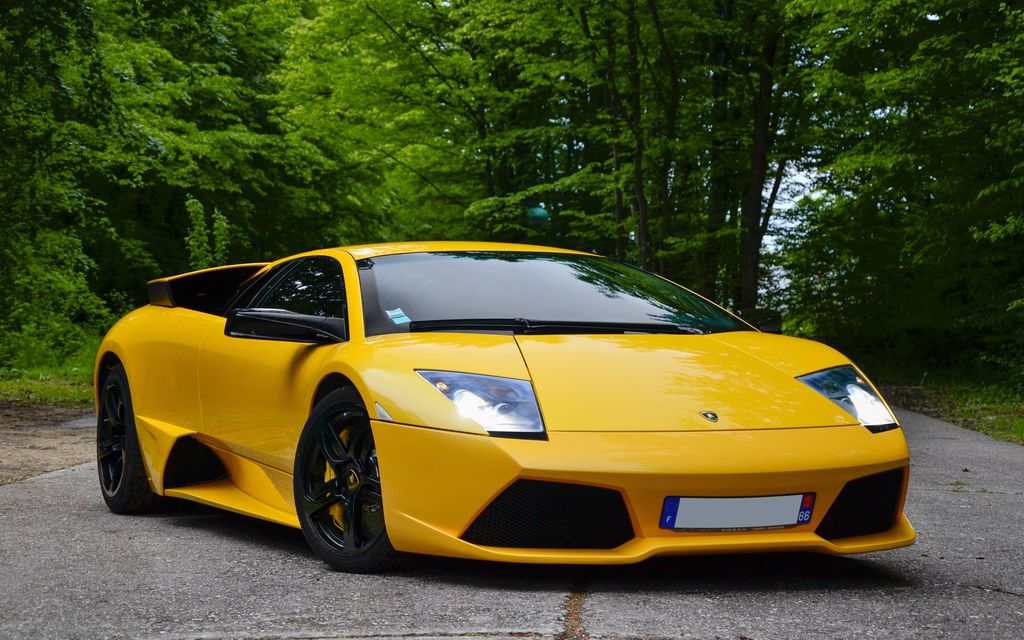 Lamborghini visto de frente